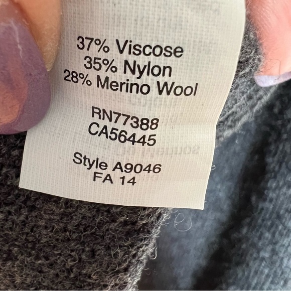 J. Crew Womens Sweater Merino Wool Blend Warmspun Colorblock Sz S A9046 - Picture 3 of 7